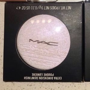 Mac soft frost extra dimension skin finish